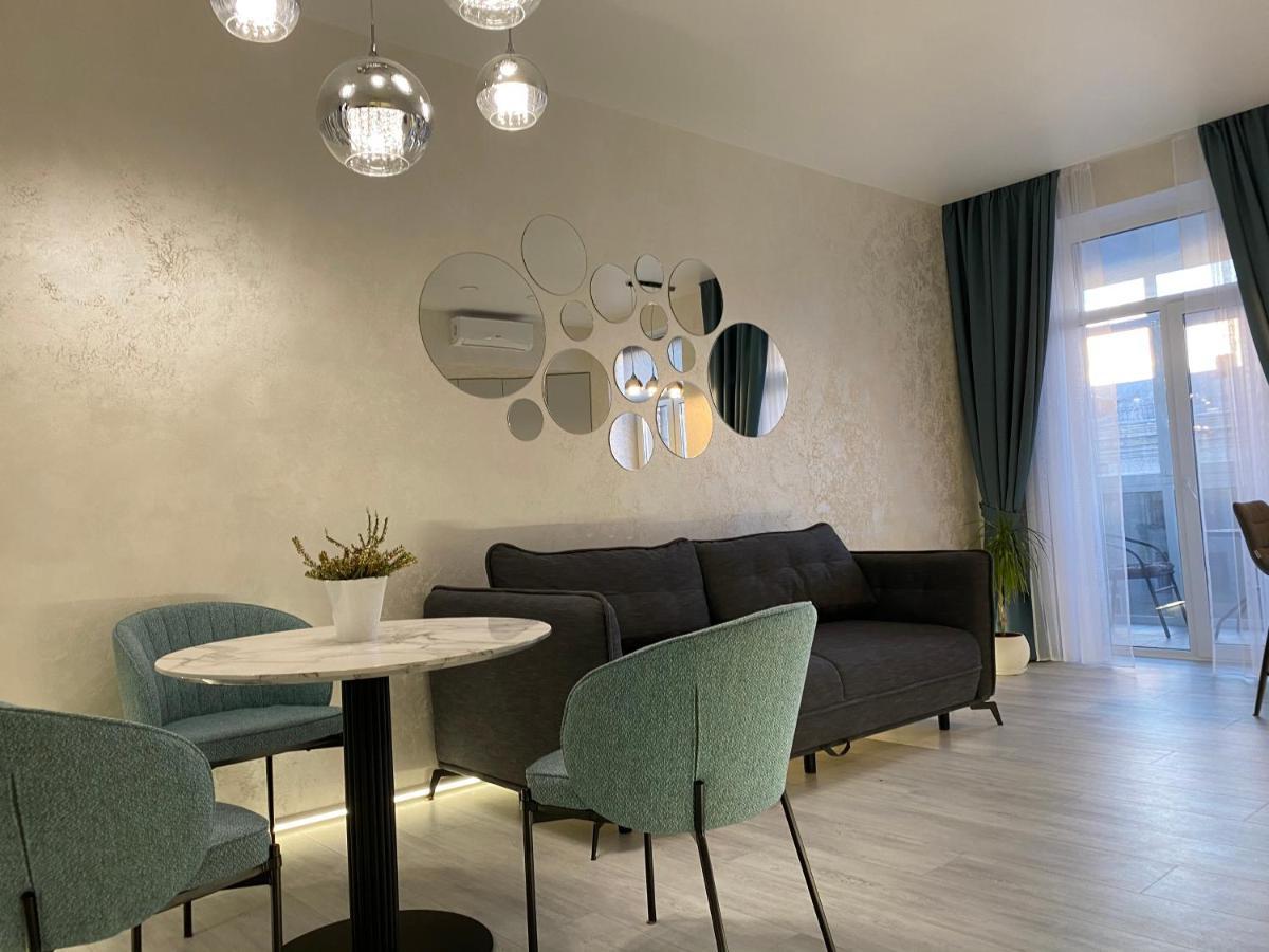 Panorama Luxury In The House With A Spire, A Historical Building In The Centre *